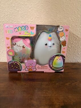 Pusheen Color-Changing LED Mood Light - White with Pink and Rainbow Accent